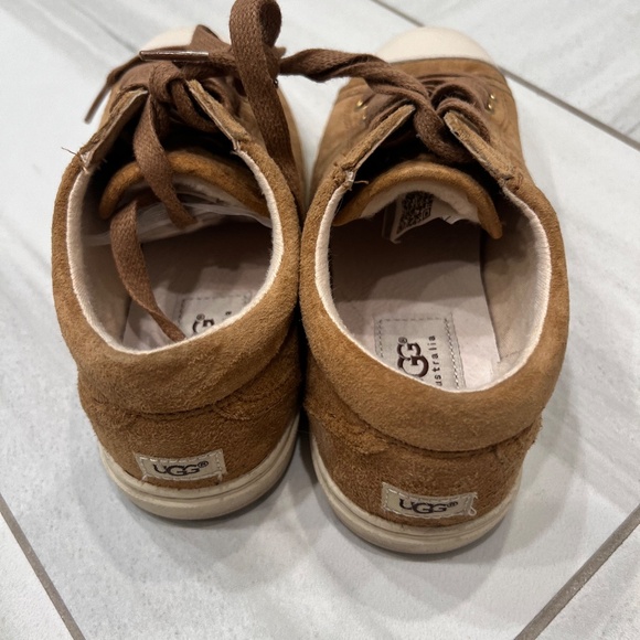 UGG Lace-up sneakers camel color - Picture 3 of 4